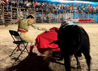 Santana Claros impacta en su presentación como matador en México