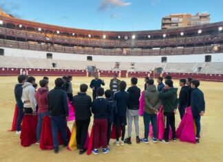 Visita del maestro Vicente Barrera a la Escuela Taurina de la Diputación de Málaga