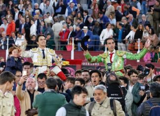 Fortes y Roca Rey paran el viento y se coronan en la Picassiana de La Malagueta