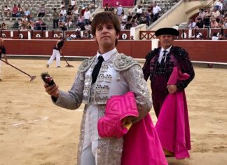 Manolo Martínez corta una oreja en la novillada de San Juan en Albacete