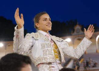 La Corrida Mixta de la Feria de Primavera de Antequera, en imágenes (Galería de David Bracho)