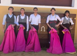 Tentadero con Paco Ureña en la ganadería de Murteira para los alumnos de la Escuela de la Diputación de Málaga