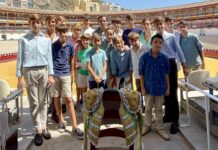 Juan Ortega compartió en Málaga una mañana con la primera peña infantil taurina de España
