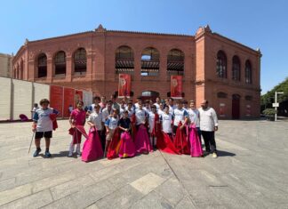 Lección de toreo y de vida de Pepe Moral y Pablo Páez a los alumnos de la escuela