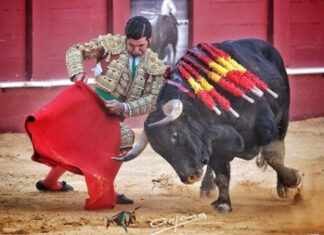 La corrida del lunes 18 en Málaga también cuelga el ‘no hay billetes’